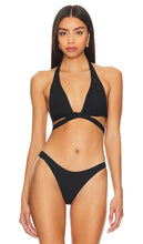 vitamin A Sirena Wrap Bikini Top in Black - Vitamine A - Haut de bikini cache-cœur Sirena en noir - Vitamin A Sirena 黑色裹身比基尼上衣 - Vitamin A Sirena Wickel-Bikinioberteil in Schwarz - 비타민 A Sirena 랩 비키니 탑 블랙 색상 - Top bikini avvolgente Sirena vitamina A in nero