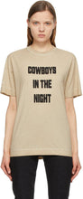 1017 ALYX 9SM Beige 'Cowboys In The Night' T-Shirt - 1017 Alyx 9sm Beige 'Cowboys dans la nuit' T-shirt - 1017 ALYX 9SM 베이지 '밤에 카우보이'티셔츠