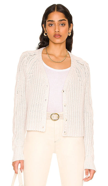 525 Cardigan With Cable Sleeves in Nude 525 Cardigan avec manches câblées en nu 525个开衫，带有裸色的电缆袖子