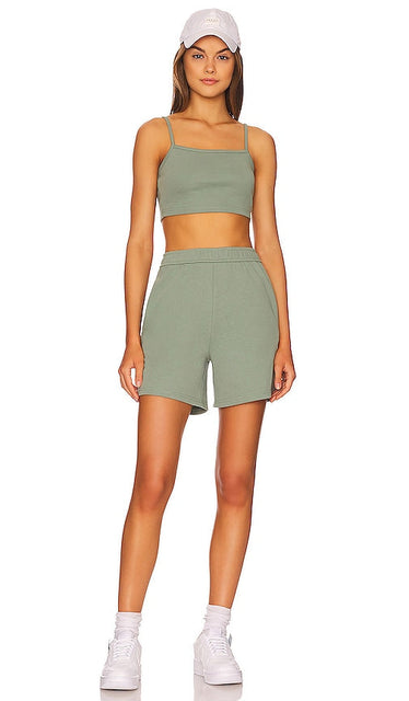 ALL THE WAYS Kourtney Short Set in Green Toutes les façons dont Kourtney set en vert 库尔特尼（Kourtney）短暂的绿色方式