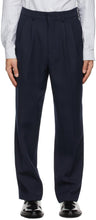 AMI Alexandre Mattiussi Navy Wide Fit Pleated Trousers - AMI Alexandre Mattiussi Navy Grand Pantalon plissé plissé - Ami Alexandre Mattiussi 해군 넓은 맞춤 바지