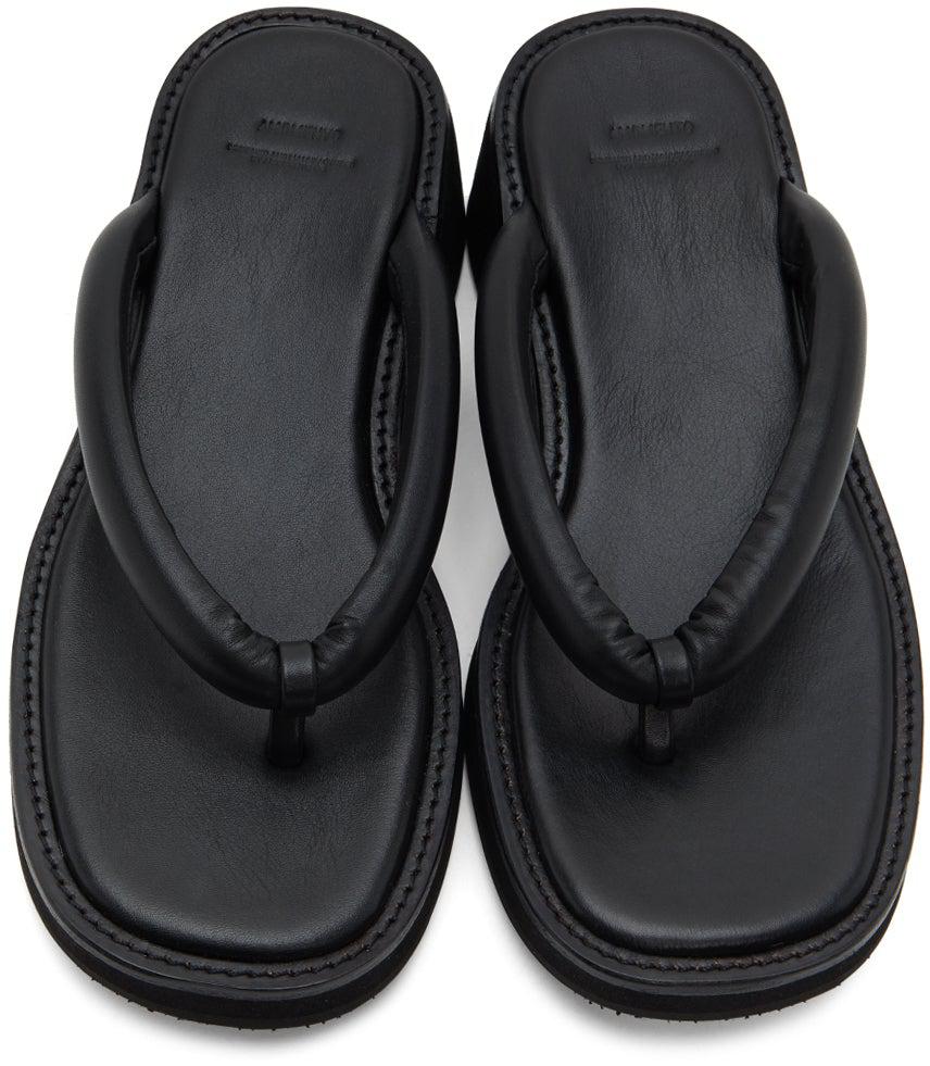 AMOMENTO Black Padded Strap Flip Flops