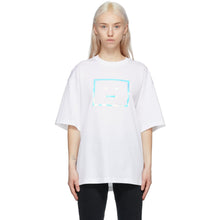 Acne Studios White Metallic Logo T-Shirt - T-shirt logo métallique blanc Studios acné - 여드름 스튜디오 화이트 메탈릭 로고 티셔츠