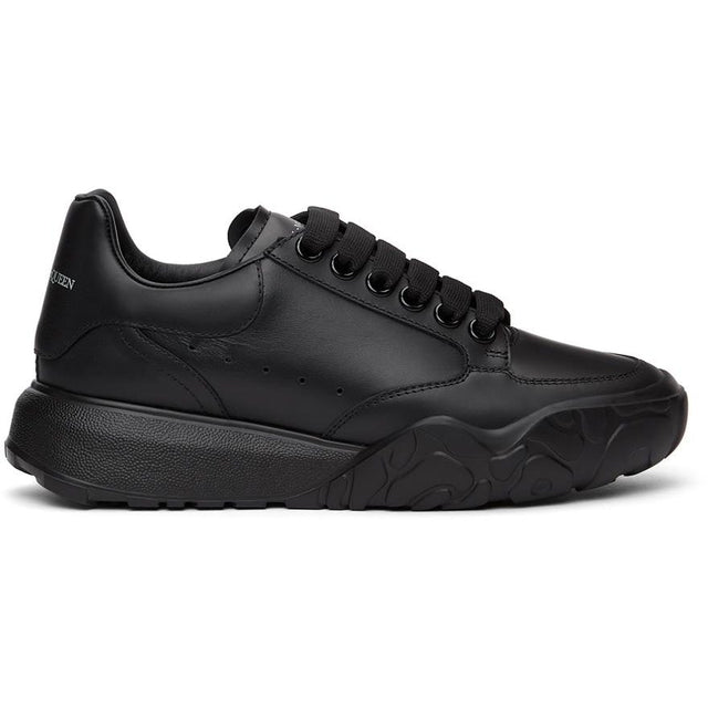 Alexander McQueen Black Court Trainer Sneakers - Baskets d'entraîneur d'Alexander McQuen Court Black Court - Alexander McQueen Black Court Trainer Sneakers.