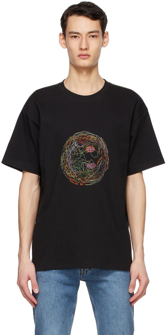 Andersson Bell Black Smile Earth T-Shirt - T-shirt de terre de sourire noir Andersson Bell - 앤더슨 벨 블랙 스마일 지구 티셔츠