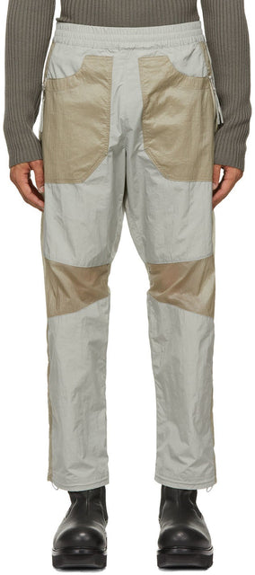 Arnar MÃ¡r JÃ³nsson Taupe Paneled Contrast Track Pants - Arnar Már Jónsson Pantalon de piste de piste de contraste lambrissé - Arnar Mür Jãīnsson Taupe Paneled 대조 트랙 바지
