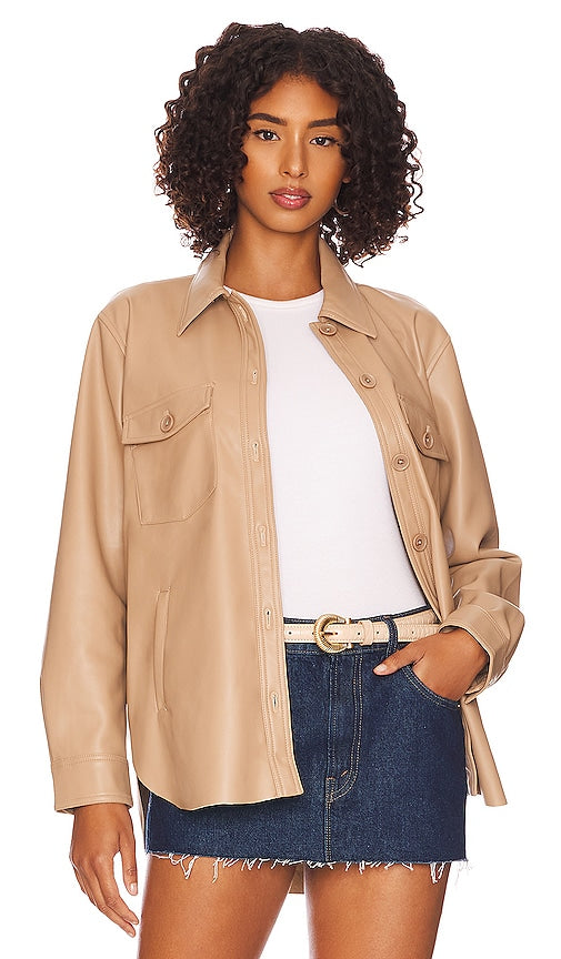 BLANKNYC Vegan Leather Shacket in Tan Place en cuir végétalien Blanknyc en bronzage 棕褐色的Blanknyc素食皮革shacket