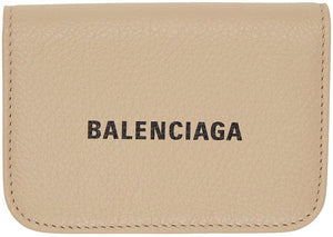 Balenciaga Beige Mini Flap Cash Card Holder - Titulaire de la carte de caisse Balenciaga Beige Mini Flap - Balenciaga 베이지 미니 플랩 현금 카드 홀더