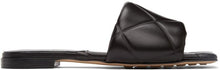 Bottega Veneta Black Padded Lido Sandals - Sandales de lido rembourrées Noir Bottega Veneta Noir - Bottega Veneta 검은 색 패딩 리도 샌들