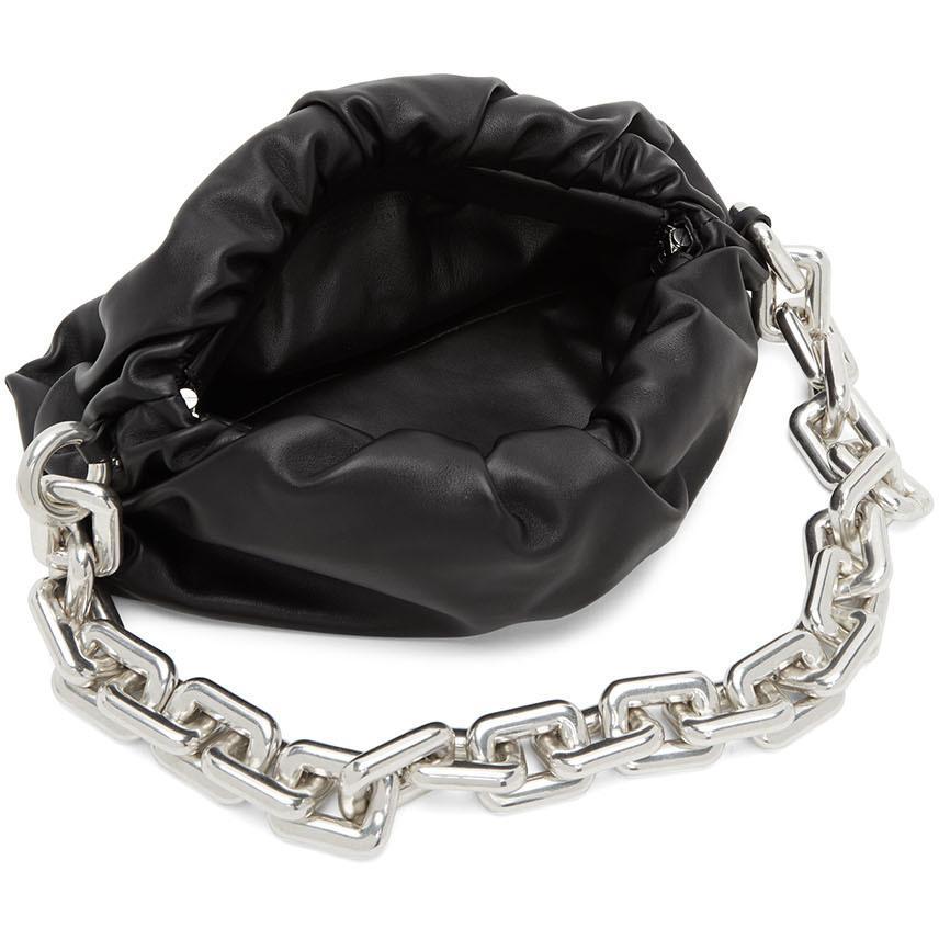 Bottega Veneta Black 'The Chain Pouch' Clutch - Embrayage Bottega Veneta Black 'The Chain Pouch' - Bottega 베네타 블랙 '체인 파우치'클러치