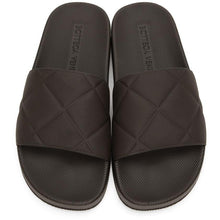 Bottega Veneta Brown Flat Pool Slides - Diapositives de la piscine plate Bottega Veneta Brown - Bottega 베네타 브라운 플랫 풀 슬라이드