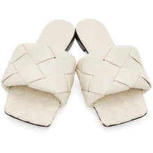 Bottega Veneta Off-White Intrecciato Lido Flat Sandals - Bottega Veneta Sandales plates Intrecciato Lido Intrecciato - Bottega Veneta Off-White Intrecciato 리도 플랫 샌들