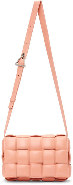 Bottega Veneta Pink Padded Cassette Bag - Botte Bottega Veneta Rose Cassette Cassette - Bottega 베네타 핑크 패딩 카세트 백
