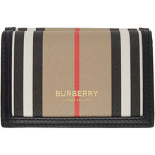 Burberry Beige E-Canvas Icon Stripe Lark Trifold Wallet - Burberry beige icône d'icône de toile à rayures - 버버리 베이지 전자 캔버스 아이콘 스트라이프 Lark Trifold Wallet