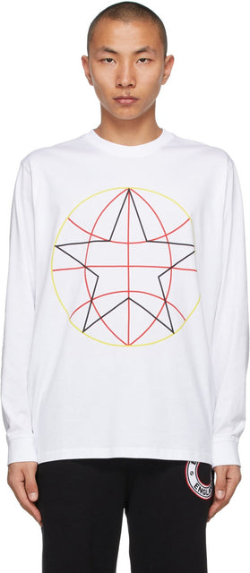 Burberry White Globe Star Long Sleeve T-Shirt - T-shirt à manches longues de Burberry White Globe Star - 버버리 화이트 글로브 스타 긴 소매 티셔츠