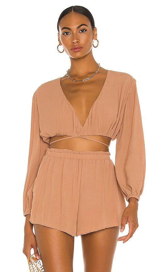 Camila Coelho Hattie Top in Taupe Camila Coelho Hattie Top à Taupe Camila Coelho Hattie Tope的Tope