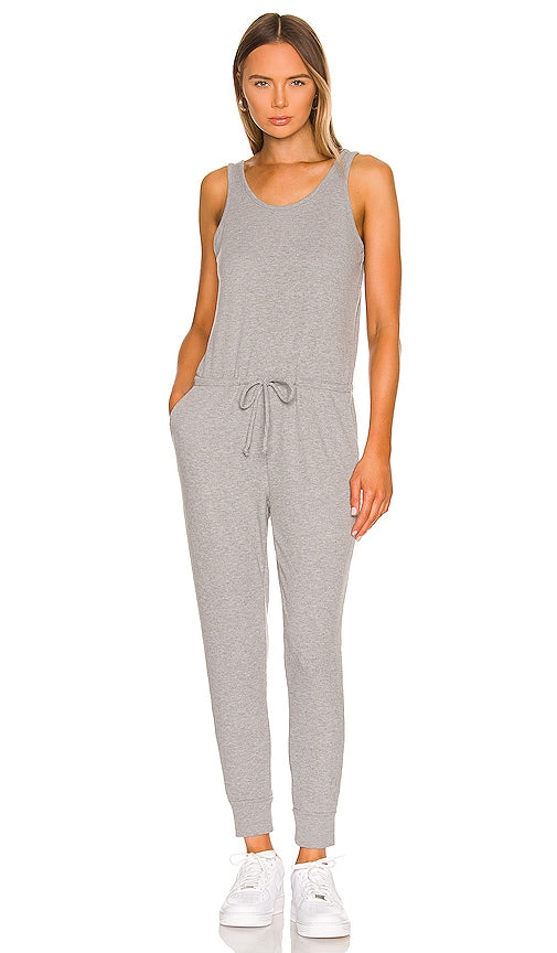 Chaser Cozy Rib Low Back Tank Jumpsuit in Grey Chaser Cozy Rib Low Back Back Tank Jumps Jumps Gray Chaser舒适的肋骨后罐连身裤穿着灰色