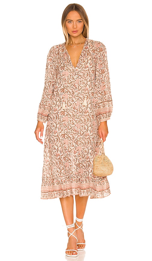 Cleobella Hadley Dress in Tan Cleobella Hadley Robe en bronzage 克莱贝拉·哈德利（Cleobella Hadley）穿着棕褐色