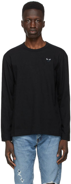Comme des GarÃ§ons Play Black Monochrome Heart Patch Long Sleeve T-Shirt - T-shirt à manches longues à manches longues de coeur monochrome noir - comme des garÃ§ons 검은 색 단색 심장 패치 긴 소매 티셔츠