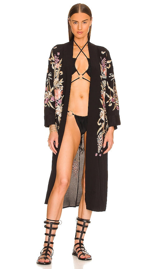 DUNDAS x REVOLVE Nash Embroidered Kimono in Black Dundas X Revolve Nash Kimono brodé en noir Dundas X旋转黑色的nash刺绣和服