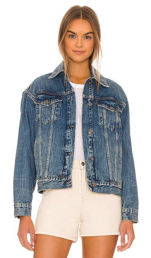 Free People Jolene Denim Trucker Jacket in Blue Personnes gratuites Jolene Denim Trucker Veste en bleu 自由人Jolene牛仔布卡车司机夹克