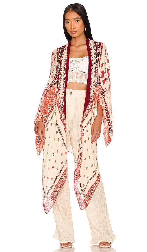 Free People Kiss The Sky Butterfly Kimono in Red Les gens libres embrassent le ciel papillon kimono en rouge 自由的人亲吻红色的天空蝴蝶和服