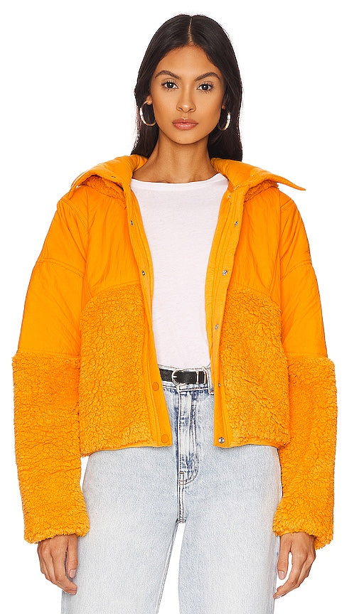 Free People x FP Movement Adventure Awaits Fleece in Orange Free People X FP Movement Adventure Awails Fleece in Orange 自由人X FP运动冒险等待橙色的羊毛