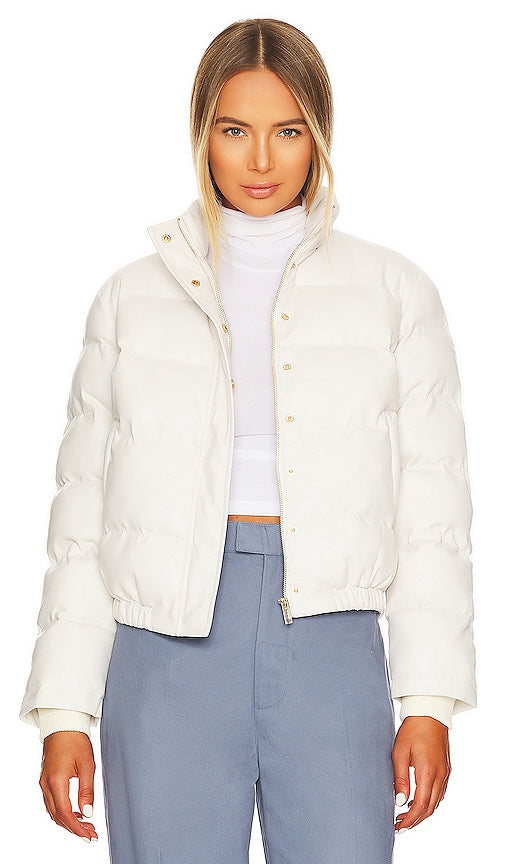 Generation Love West Vegan Leather Puffer in Cream Génération Love West Vegan Le cuir Puffer en crème 一代Love West纯素食皮革河水中的奶油