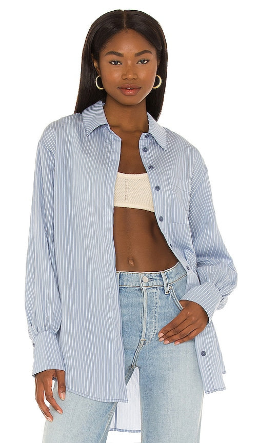 House of Harlow 1960 x Sofia Richie Ivory Blouse in Blue House of Harlow 1960 x Sofia Richie Ivory Blouse en bleu Harlow House 1960 X Sofia Richie Ivory上衣穿着蓝色