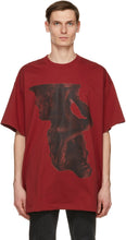 Johnlawrencesullivan Red Oversized Print T-Shirt - T-shirt imprimé surdimensionné rouge Johnlawrfeulivan - johnlawrencesullivan 레드 대형 인쇄 티셔츠