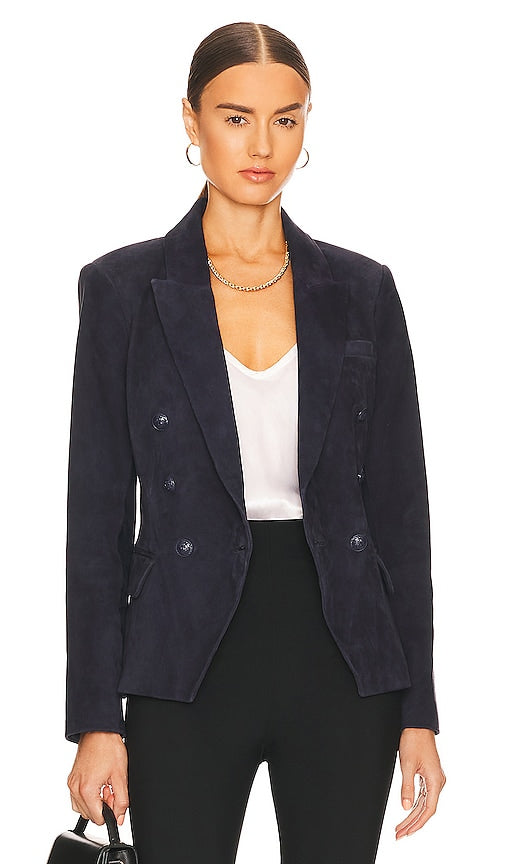 L'AGENCE Kenzie Double Breasted Blazer in Navy L'Agence Kenzie Blazer à double seins dans la marine L'Agence Kenzie Double Bloved Blazer在海军中