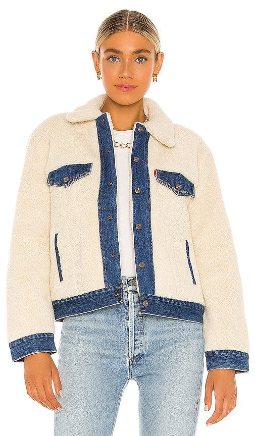 LEVI'S Ex Bf Pieced Sherpa Trucker Jacket in Cream