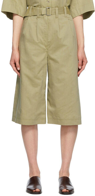 Lemaire Green Silk Pleated Bermuda Shorts - Short de Bermudes plissés de la soie verte Lemaire - lemaire 그린 실크 주름을주는 버뮤다 반바지