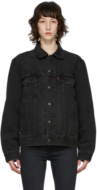 Levi's Black Denim Vintage-Fit Trucker Jacket - Veste de camionneur vintage en denim noir de Levi - Levi의 블랙 데님 빈티지 맞는 트럭 재킷