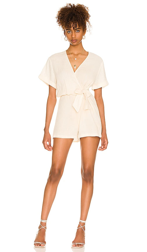 MONROW Gauze Wrap Romper in Ivory MONROW GAUZE WROP RAIPER EN IVORY Monrow Gauze包裹的romper在象牙色中