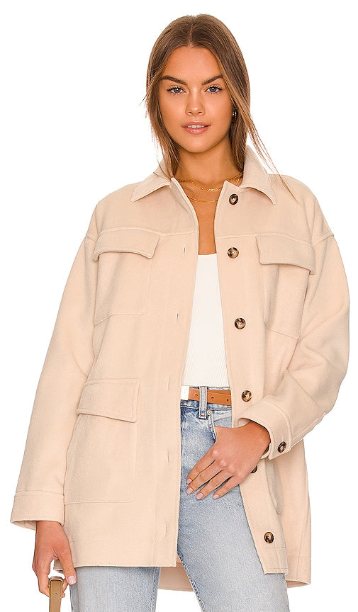 MONROW Safari Jacket in Cream Veste de safari Monrow en crème Monrow Safari夹克中的奶油