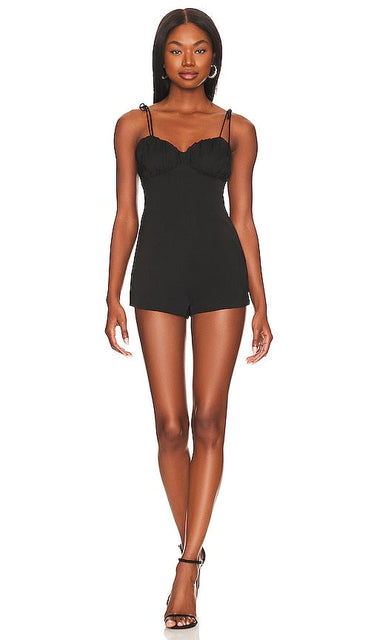MORE TO COME Jacqueline Cami Romper in Black Plus à venir Jacqueline Cami Raiper en noir 杰奎琳·卡米·罗珀（Jacqueline Cami Romper）