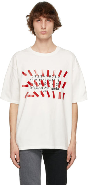 Maison Margiela White Oversized Tape Print T-Shirt - T-shirt imprimé de la Maison Margiela surdimensionné blanc - Maison Margiela 화이트 대형 테이프 인쇄 티셔츠