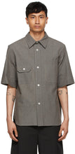 Margaret Howell Grey Odd Pocket Short Sleeve Shirt - Chemise à manches courtes de poche étrange de Margaret Howell Howell Howell - Margaret Howell 회색 홀수 포켓 반팔 셔츠