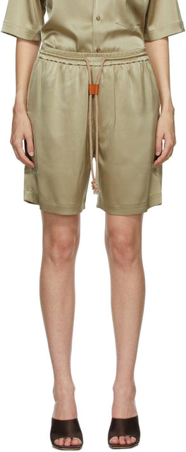 Nanushka Khaki Satin Doxxi Shorts - Nanushka Khaki Satin Doxxi Shorts - Nanushka Khaki 새틴 Doxxi 반바지