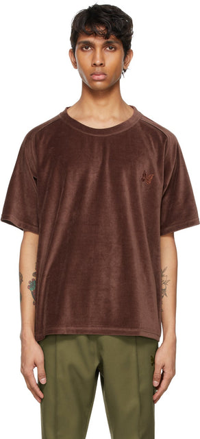 Needles Brown Velour Neck T-Shirt - T-shirt à col velours brun à aiguilles - 바늘 브라운 벨벳 목 티셔츠