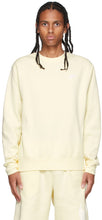 Nike Yellow Sportswear Club Sweatshirt - Sweat-shirt de club de vêtements de sport jaune Nike - 나이키 노란색 스포츠웨어 클럽 스웨터