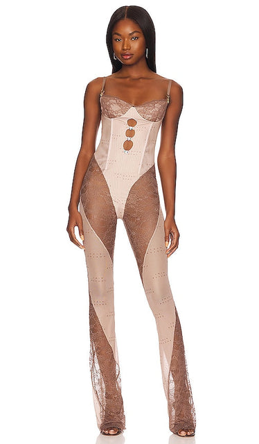 Poster Girl The Jasmine Jumpsuit in Beige Affiche fille la combinaison de jasmin en beige 海报女孩穿着米色的茉莉连身裤