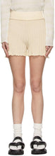 RUS SSENSE Exclusive Off-White Matto Shorts - Short Matto Off-White exclusif de Rus Ssense - Rus Ssense 독점적 인 오프 화이트 매트 반바지