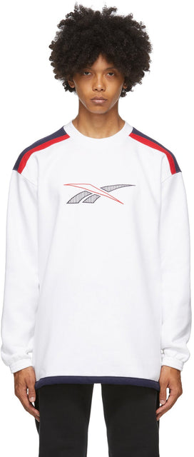 Reebok Classics White Classic Team Sports Crew Sweatshirt - Sweat-shirt d'équipage de sport classique de Reebok Classics - Reebok 고전 화이트 클래식 팀 스포츠 크루 스웨터