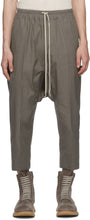 Rick Owens Taupe Cropped Drawstring Trousers - Pantalon à cordon recadré de Rick Owens Taupe - Rick Owens Taupe는 러닝 드로 스트링 바지를 잘랐습니다