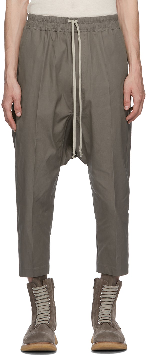 Rick Owens Taupe Cropped Drawstring Trousers - Pantalon à cordon recadré de Rick Owens Taupe - Rick Owens Taupe는 러닝 드로 스트링 바지를 잘랐습니다