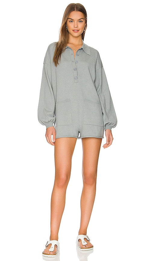 Show Me Your Mumu Gianni Romper in Sage Montrez-moi votre homme Mumu Gianni dans Sage 给我看你的mumu gianni romper