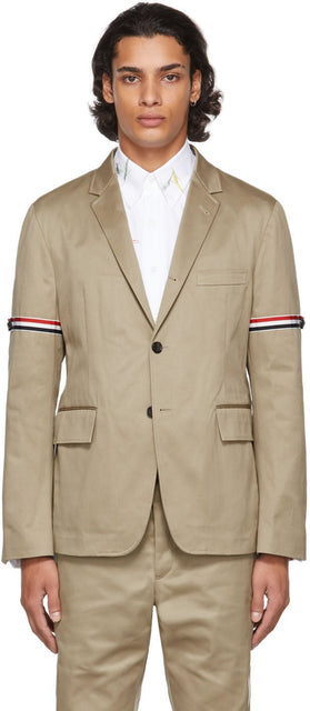 Thom Browne Khaki Unconstructed Classic Armband Blazer - Thom Browne Khaki Blazer de brassard classique non arrêté - Thom Browne Khaki는 클래식 완장 블레이저를 아프리게합니다