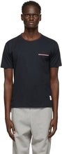Thom Browne Navy RWB Stripe Pocket T-Shirt - T-shirt de poche à rayures RWB Thom Browne Navy - Thom Browne Navy Rwb Stripe Pocket T 셔츠